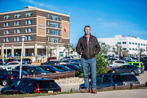 MIKAELA MACKENZIE / WINNIPEG FREE PRESS

Former Liberal MP and ICU doctor Doug Eyolfson poses for a portrait in front of the Grace Hospital in Winnipeg on Wednesday, Oct. 20, 2021. For Dylan story.
Winnipeg Free Press 2021.