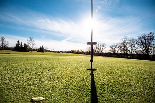 MIKE SUDOMA / Winnipeg Free Press
Golfers are in luck as some Manitoba golf courses run an extended season, including Lorette Golf Course pictured here.
October 20, 2021