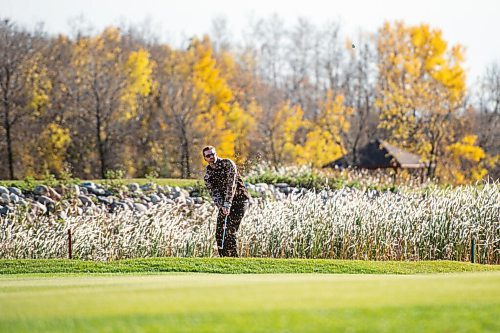 MIKE SUDOMA / Winnipeg Free Press
Graham Wilton is excited about the extended season at Lorette Golf Course as he plays a round of 18 Wednesday afternoon 
October 20, 2021