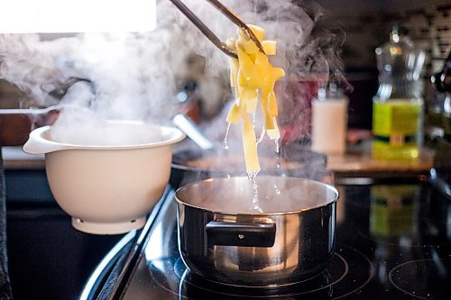 MIKAELA MACKENZIE / WINNIPEG FREE PRESS

Anucyia Kitching prepares a pumpkin pappardelle meal kit in her kitchen in Portage la Prairie on Wednesday, Oct. 20, 2021. For Anucyia Kitching story.
Winnipeg Free Press 2021.