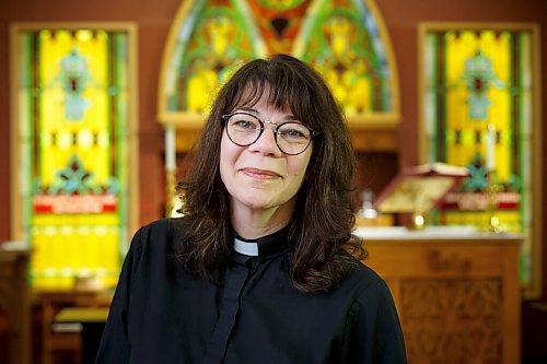 MIKE DEAL / WINNIPEG FREE PRESS
Rev. Helen Kennedy, bishop-elect of Diocese of Qu'Appelle in southern Saskatchewan at her current parish, St. George's Anglican Church, in Transcona.
see Brenda Suderman story
211021 - Thursday, October 21, 2021.