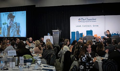 JESSICA LEE / WINNIPEG FREE PRESS

Winnipeg Chamber of Commerce Chair Liz Choi (right), chats virtually with keynote speaker Liz Bertorelli, social media lead of TikTok Canada, who called in from Toronto, at the chambers first in-person luncheon since 2020 at RBC Convention Centre on October 22, 2021.







