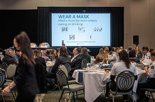 JESSICA LEE / WINNIPEG FREE PRESS

Guests at the Winnipeg Chamber of Commerces first in-person luncheon since 2020 held at RBC Convention Centre on October 22, 2021.







