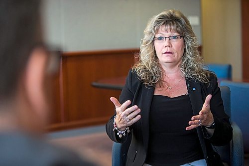 MIKAELA MACKENZIE / WINNIPEG FREE PRESS

Shelly Glover speaks to the Free Press in Winnipeg on Monday, Oct. 25, 2021. For Dan Lett story.
Winnipeg Free Press 2021.