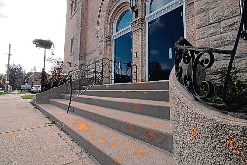 Canstar Community News Oct. 19, 2021 - Trinity United Church is one of several community members that quickly jumped on board joining the Paving the way for Reconciliation project. The church asked to have orange handprints painted on the front steps as a way to acknowledge to the community that they are working on an understanding of reconciliation. (JOSEPH BERNACKI/CANSTAR COMMUNITY NEWS/HEADLINER)