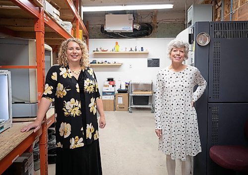 JESSICA LEE / WINNIPEG FREE PRESS

Joelle Foster, CEO of North Forge Technology Exchange (left) and Marney Stapley, VP of North Forge Technology Exchange and general manager of North Forge Fabrication Lab, pose for a portrait on October 27, 2021 in front of 3D printing machines at the Fabrication Lab downtown. The lab allows members to use all of their equipment for a monthly fee.

Reporter: Martin






