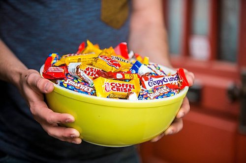 MIKAELA MACKENZIE / WINNIPEG FREE PRESS

Halloween chocolate bars in Winnipeg on Friday, Oct. 29, 2021. For Declan story.
Winnipeg Free Press 2021.