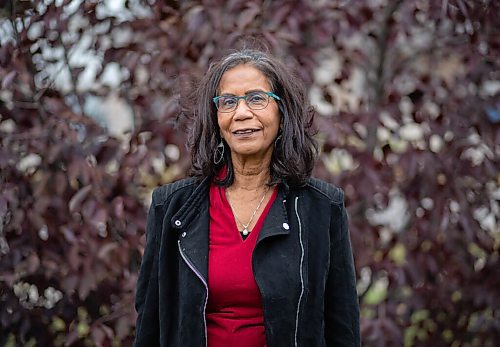 JESSICA LEE / WINNIPEG FREE PRESS

Suni Matthews, a recently retired school principal, and also co-chair of the Equity Matters coalition, poses for a photograph at a local school on October 31, 2021.

Reporter: Maggie







