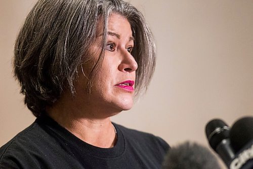 MIKAELA MACKENZIE / WINNIPEG FREE PRESS

Sixties scoop survivor Teri Starr calls on the federal government to commission a national inquiry into the sixties scoop in Winnipeg on Monday, Nov. 1, 2021. For JS story.
Winnipeg Free Press 2021.