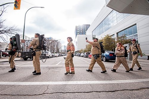Mike Sudoma / Winnipeg Free Press
The Winnipeg Ghostbusters take a break from their booth at Comic Con and walk down York Avenue Saturday afternoon
October 30, 2021
