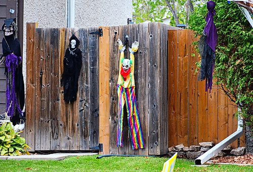 Canstar Community News Tony Nardella is a St. Vital photographer who takes pictures of scenes and people that catch his eye around the community. Last week, he captured this image a scary Halloween clown in the Dakota Crossing area.