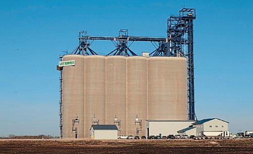 Canstar Community News Oct. 25, 2021 - Viterra's new grain elevator is replacing the existing facility in Rosser built in 1987. After a year and a half's worth of construction time, the new facility is up and running and expects to have 3000 tonnes of grain delivered each day at the end of the first week. (JOSEPH BERNACKI/CANSTAR COMMUNITY NEWS/HEADLINER)