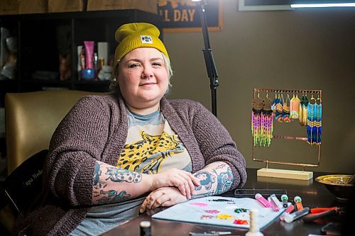 MIKAELA MACKENZIE / WINNIPEG FREE PRESS

Bead N Butter owner Jessie Pruden poses for a portrait in her home studio in Winnipeg on Tuesday, Nov. 2, 2021. For Dave Sanderson story.
Winnipeg Free Press 2021.