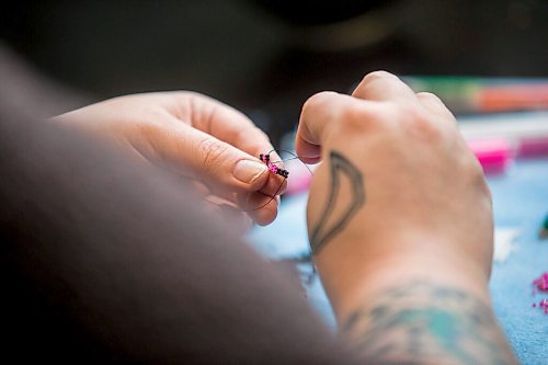 MIKAELA MACKENZIE / WINNIPEG FREE PRESS

Bead N Butter owner Jessie Pruden beads in her home studio in Winnipeg on Tuesday, Nov. 2, 2021. For Dave Sanderson story.
Winnipeg Free Press 2021.