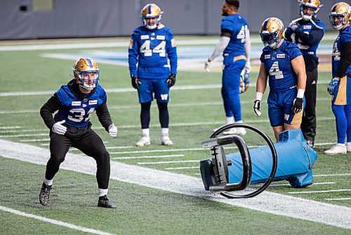 JESSICA LEE / WINNIPEG FREE PRESS

Winnipeg Blue Bombers player Robbie Lowes is photographed at IG Field on November 2, 2021.

Reporter: Taylor








