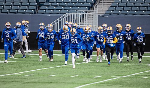 JESSICA LEE / WINNIPEG FREE PRESS

The Winnipeg Blue Bombers at IG Field on November 2, 2021 during practice.

Reporter: Taylor







