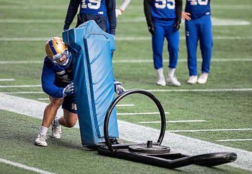 JESSICA LEE / WINNIPEG FREE PRESS

Winnipeg Blue Bombers player Tanner Cadwallader is photographed at IG Field on November 2, 2021 during practice.

Reporter: Taylor







