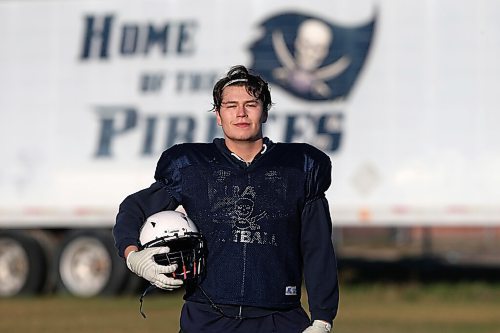SHANNON VANRAES/WINNIPEG FREE PRESS
Grant Park Pirates player Kyle Watt during practice near Grant Park High School on November 3, 2021. The Pirates are the only undefeated in their division heading into Friday playoffs.