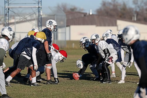 SHANNON VANRAES/WINNIPEG FREE PRESS
The Grant Park Pirates hold a practice near Grant Park High School on November 3, 2021. The Pirates are the only undefeated in their division heading into Friday playoffs.
