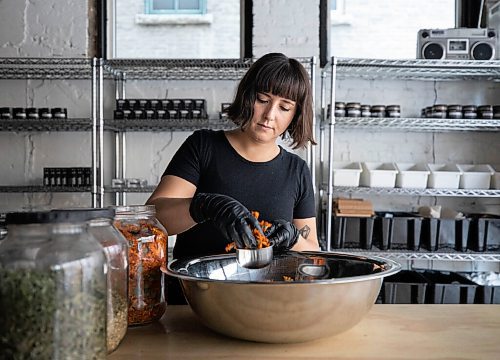 JESSICA LEE / WINNIPEG FREE PRESS

Natassia Bezoplenko-Brazeau mixes tea on November 4, 2021 at the Northlore store.

Northlore is a body care shop founded by Natassia Bezoplenko-Brazeau. They make many of their own products and try to source as locally as possible. They recently opened their new storefront in the Exchange District.

Reporter: Gabby









