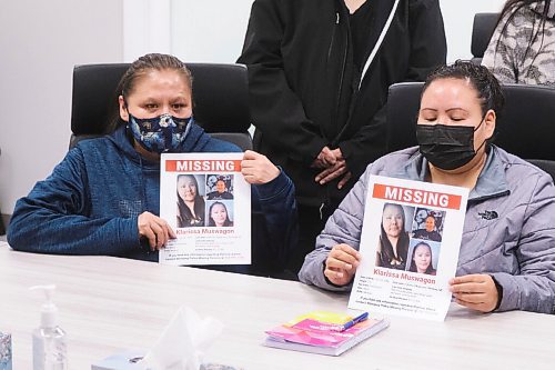 MIKE DEAL / WINNIPEG FREE PRESS
The family of Klarissa Muswagon who has gone missing in Winnipeg where she has been living traveled from Norway House Cree Nation to share information Friday morning at Manitoba Keewatinowi Okimakanak's (MKO) office on Ellice Avenue.
See Julia-Simone story
211105 - Friday, November 05, 2021.