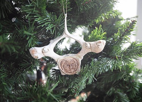 JESSICA LEE / WINNIPEG FREE PRESS

Carvings made by artist Goota Ashoona are hung as ornaments at WAG on November 5, 2021.

Reporter: Jen








