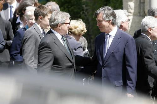 MIKE.DEAL@FREEPRESS.MB.CA 100603 - Thursday, June 3nd, 2010 The small private ceremony for former Manitoba Premier Duff Roblin was attended by among others former Premier and current Ambassador to the USA Gary Doer (right) talks with former Liberal Foreign Affairs Minister Lloyd Axworthy. A small crowd of well-wishers gathered to offer condolences to members of Duff Roblin's family after the funeral service at All Saints' Anglican Church on Broadway and Colony Thursday morning. Former premier Duff Roblin died Sunday in hospital after a brief illness. He was 92. MIKE DEAL / WINNIPEG FREE PRESS