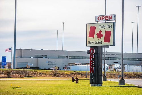 MIKAELA MACKENZIE / WINNIPEG FREE PRESS

The border of the United States, now open to Canadians for the first time since March 2020, at Emerson on Monday, Nov. 8, 2021. For Malak story.
Winnipeg Free Press 2021.