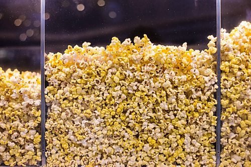 MIKAELA MACKENZIE / WINNIPEG FREE PRESS

The movie-style popcorn at the new Beaches Sugar Shack location at Garden City Mall in Winnipeg on Monday, Nov. 8, 2021. For Dave Sanderson story.
Winnipeg Free Press 2021.