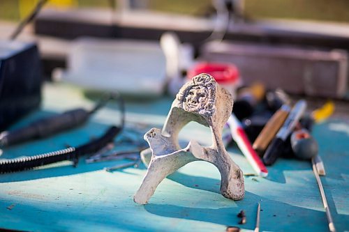 MIKAELA MACKENZIE / WINNIPEG FREE PRESS

Finished pieces on Inuit carver Goota Ashoona's work bench near Elie on Tuesday, Nov. 9, 2021. For Jen story.
Winnipeg Free Press 2021.