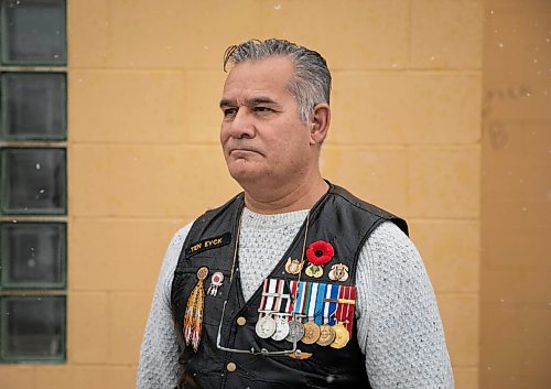 JESSICA LEE / WINNIPEG FREE PRESS

Veteran Kerry Ten Eyck is photographed at Elmwood Legion on November 11, 2021.





