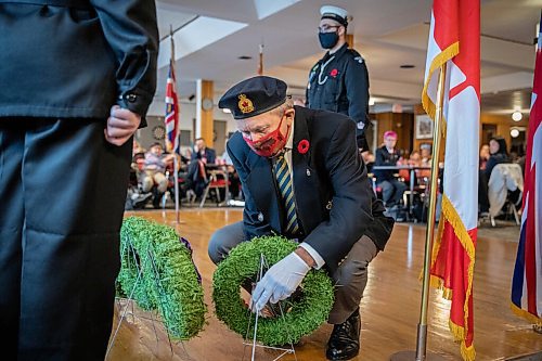 JESSICA LEE / WINNIPEG FREE PRESS

Ron Mazurat places a wreath at Elmwood Legion on November 11, 2021 for Remembrance Day ceremonies.







