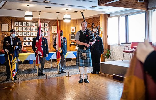 JESSICA LEE / WINNIPEG FREE PRESS

Alex Peden plays bagpipes at Elmwood Legion on November 11, 2021 for Remembrance Day ceremonies.









