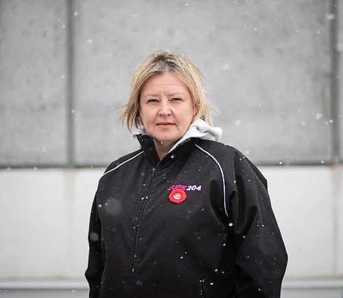 JESSICA LEE / WINNIPEG FREE PRESS

Shannon McAteer, CUPE Manitoba Health Coordinator, poses for a portrait on November 11, 2021 at Red River College main campus.







