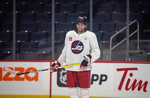 JESSICA LEE / WINNIPEG FREE PRESS

Blake Wheeler is photographed at Canada Life Centre during practice on November 12, 2021.









