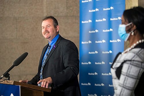 MIKAELA MACKENZIE / WINNIPEG FREE PRESS

Advanced education, skills and immigration minister Wayne Ewasko speaks at an announcement of a new student nursing employment program in Winnipeg on Monday, Nov. 15, 2021. For Maggie story.
Winnipeg Free Press 2021.