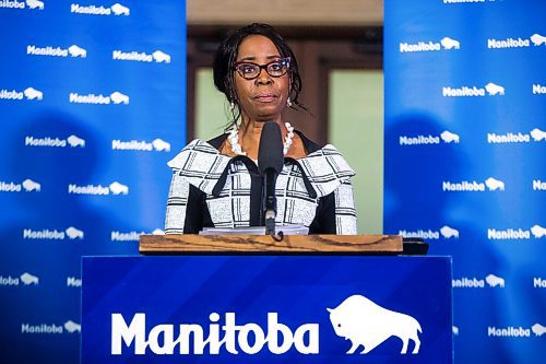 MIKAELA MACKENZIE / WINNIPEG FREE PRESS

Health and seniors care minister Audrey Gordon announces a new student nursing employment program in Winnipeg on Monday, Nov. 15, 2021. For Maggie story.
Winnipeg Free Press 2021.