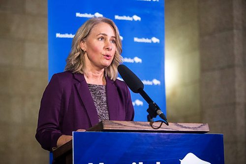 MIKAELA MACKENZIE / WINNIPEG FREE PRESS

Chief nursing officer and provincial lead of health system integration Lanette Siragusa speaks at an announcement of a new student nursing employment program in Winnipeg on Monday, Nov. 15, 2021. For Maggie story.
Winnipeg Free Press 2021.