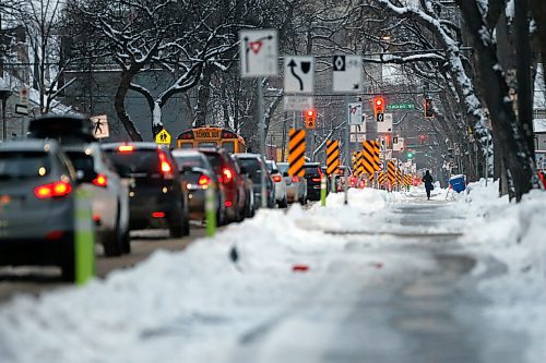 JOHN WOODS / WINNIPEG FREE PRESS
People use the bike paths on McDermott in Winnipeg on Monday, November 15, 2021. 

Re: ?