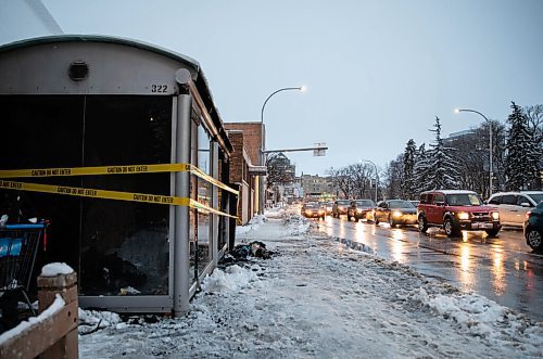 JESSICA LEE / WINNIPEG FREE PRESS

A bus shelter photographed on November 15, 2021 at Broadway and Osborne is taped off following a fire.

Reporter: Joyanne







