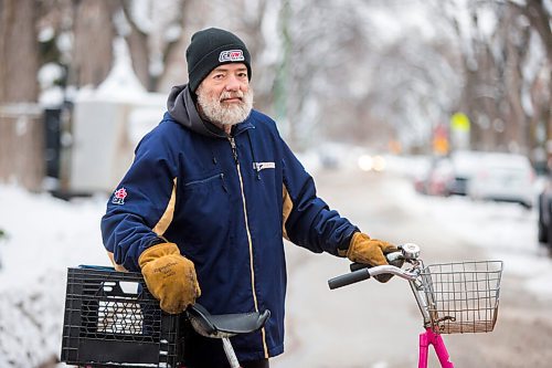 MIKAELA MACKENZIE / WINNIPEG FREE PRESS

Cyclist Tim Brandt poses for a photo with his bike in Winnipeg on Tuesday, Nov. 16, 2021. For Janine LeGal story.
Winnipeg Free Press 2021.