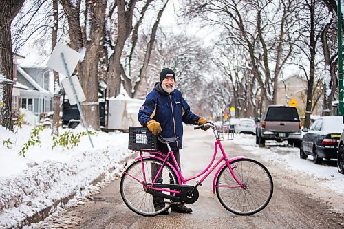 MIKAELA MACKENZIE / WINNIPEG FREE PRESS

Cyclist Tim Brandt poses for a photo with his bike in Winnipeg on Tuesday, Nov. 16, 2021. For Janine LeGal story.
Winnipeg Free Press 2021.