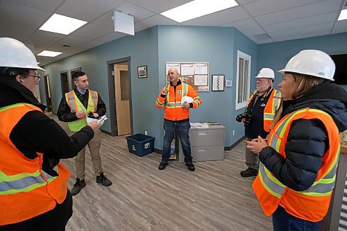 SHANNON VANRAES / WINNIPEG FREE PRESS
Parrish & Heimbeckers Western Region Regional Manager Daryl McCharles speaks at the newly completed Dugald Grain Elevator & Crop Inputs Centre east of Winnipeg on November 16, 2021.