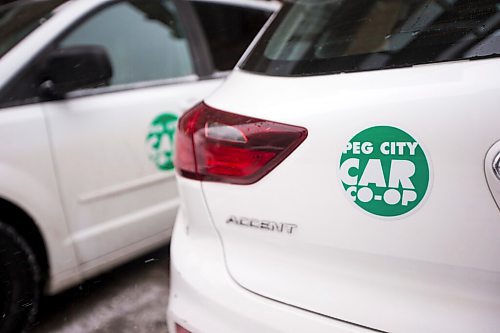 MIKAELA MACKENZIE / WINNIPEG FREE PRESS

=Peg City Car Co-op cars in Osborne Village on Wednesday, Nov. 17, 2021. For Janine LeGal story.
Winnipeg Free Press 2021.