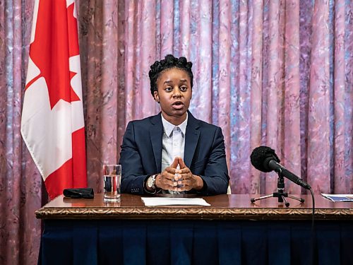 JESSICA LEE / WINNIPEG FREE PRESS

Uzoma Asagwara, NDP Health Critic and Wab Kinew (not pictured), Leader of the Manitoba NDP, give an alternative throne speech at the Legislative Building in Winnipeg on November 17, 2021.

Reporter: Carol






