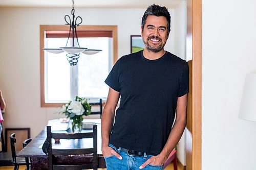 MIKAELA MACKENZIE / WINNIPEG FREE PRESS

David A. Robertson, who just won a Governor General's Literary Award (Young People's Literature - Illustrated Book) for his book On the Trapline, poses for a portrait in his home in Winnipeg on Wednesday, Nov. 17, 2021. For Ben Sigurdson story.
Winnipeg Free Press 2021.