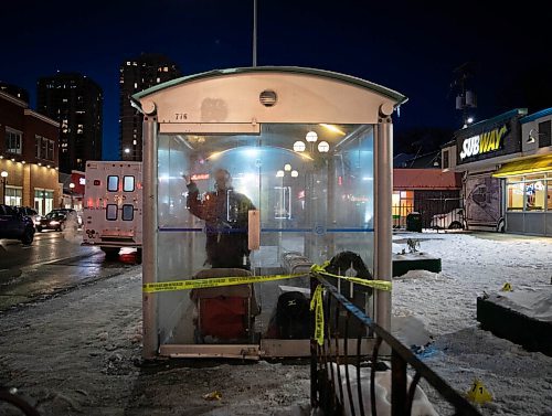 JESSICA LEE / WINNIPEG FREE PRESS

Forensics professionals inspect a bus station at River and Osborne on November 18, 2021, following the death of an adult male at the location earlier that morning. According to police, the initial assessment has been determined suspicious and the Homicide Unit has taken over the investigation.









