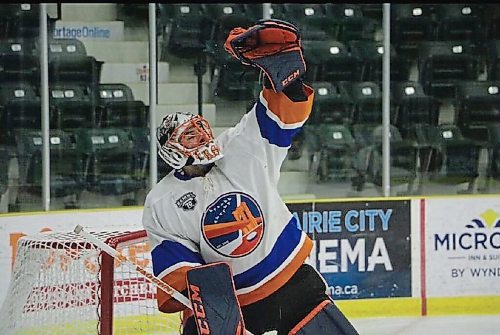 Canstar Community News Nov. 17, 2021 - The Portage Islanders have gotten a boost in net thanks to the early season form of Islanders veteran goaltender Ryan Person. The 42 year old netminder has a perfect start to the season in net and Islanders GM Jeremy Brooks describes his goalie as a gamer, ready to go each game. (SUPPLIED PHOTO)