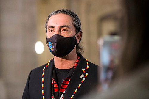 MIKAELA MACKENZIE / WINNIPEG FREE PRESS

AMC grand chief Arlen Dumas reacts to the throne speech at the Manitoba Legislative Building in Winnipeg on Tuesday, Nov. 23, 2021. For Danielle/Carol story.
Winnipeg Free Press 2021.