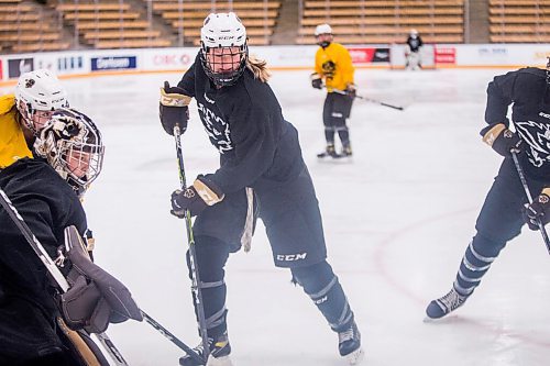 MIKAELA MACKENZIE / WINNIPEG FREE PRESS

Bisons player Lauren Warkentin (22) skates at practice at the Wayne Fleming Arena in Winnipeg on Wednesday, Nov. 24, 2021. For Mike Sawatzky story.
Winnipeg Free Press 2021.